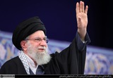 مِثلی لا یُبایِعُ مِثلَ یَزید