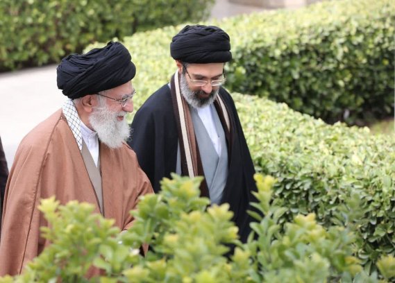 قیام برای خدا، زیربنای مکتب خمینی کبیر و خامنه‌ای عزیز