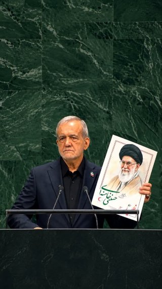 ملت ایران در برابر زور سر خم نخواهد کرد و متجاوزان را پشیمان خواهد کرد
